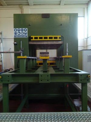 20mm Rubber Conveyor Belt Production Line CE ISO Rubber Vulcanizing Press